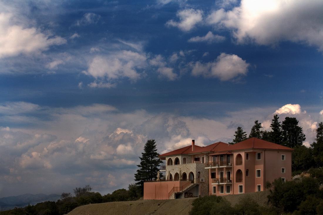 Vytina Mountain View Hotel Екстер'єр фото