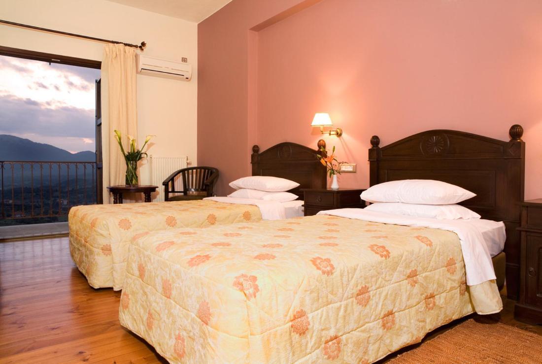Vytina Mountain View Hotel Екстер'єр фото